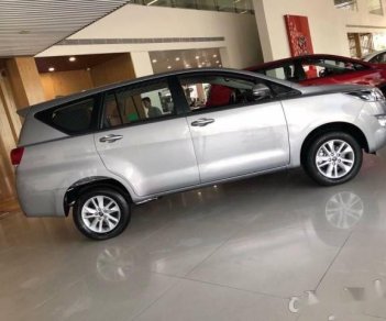 Toyota Innova 2018 - Bán ô tô Toyota Innova sản xuất năm 2018, màu bạc, 743 triệu