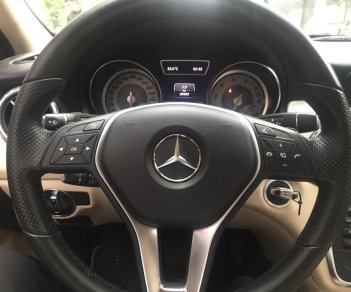 Mercedes-Benz GLA200 2015 - Bán Mercedes GLA200 2015, màu trắng nội thất kem cực đẹp