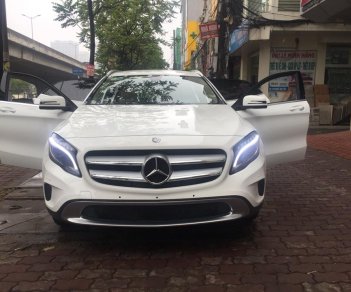 Mercedes-Benz GLA200 2015 - Bán Mercedes GLA200 2015, màu trắng nội thất kem cực đẹp