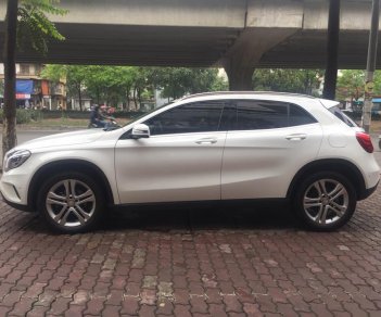 Mercedes-Benz GLA200 2015 - Bán Mercedes GLA200 2015, màu trắng nội thất kem cực đẹp