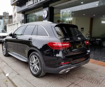 Mercedes-Benz GL  C 300 2017 - Cần bán lại xe Mercedes C 300 sản xuất 2017, màu đen, giá tốt