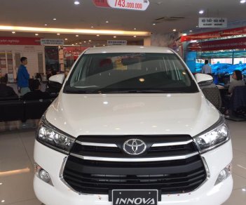 Toyota Innova 2.0E  2018 - Bán Toyota Innova 2.0E 2018, tặng bảo hiểm thân vỏ và bộ phụ kiện chính hãng, LH 0988611089