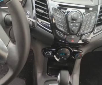 Ford Fiesta 2018 - Cần bán Ford Fiesta sản xuất 2018, màu trắng