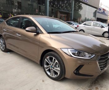 Hyundai Elantra 2018 - Bán Hyundai Elantra Sport 1.6 Turbo màu vàng cát, vàng be, có xe sẵn giao ngay