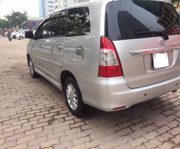 Toyota Innova E 2013 - Bán xe Toyota Innova E năm 2013, màu bạc, hỗ trợ ngân hàng lên tới 70%