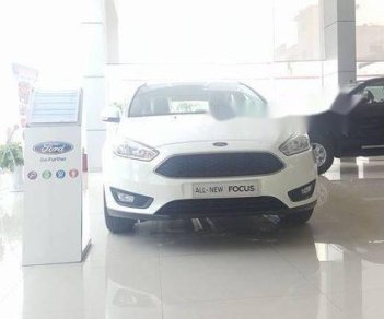 Ford Focus   Ecoboots 1.5L 2018 - Bán xe Ford Focus Ecoboots 1.5L đời 2018, màu trắng, 489 triệu