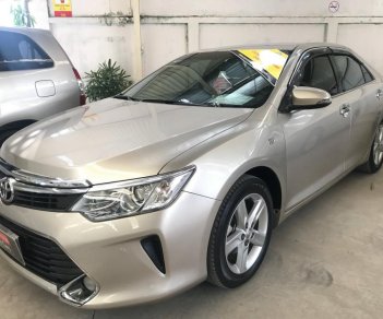 Toyota Camry 2.5Q 2015 - Bán Toyota Camry 2.5Q sản xuất năm 2015, màu nâu vàng, chạy lướt