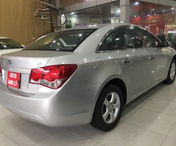 Daewoo Lacetti SE 1.6 MT 2010 - Bán xe Daewoo Lacetti SE 1.6 MT đời 2010, màu bạc, nhập khẩu nguyên chiếc, giá chỉ 305 triệu