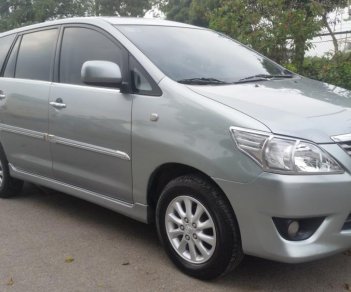 Toyota Innova 2.0E 2012 - Bán Toyota Innova 2.0E đời 2012, màu ghi