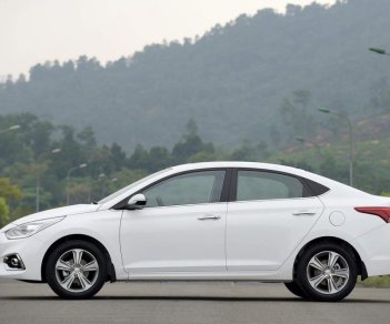 Hyundai Accent 1.4 MT 2018 - Cần bán Hyundai Accent 1.4 MT đời 2018, màu trắng