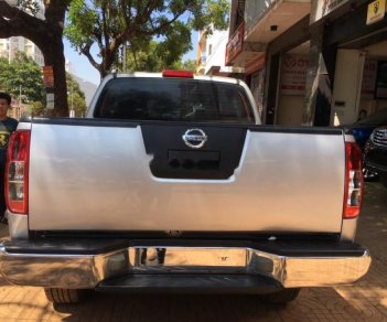 Nissan Navara LE 2.5MT 4WD 2011 - Bán xe Nissan Navara LE 2.5MT 4WD năm 2011, màu bạc, xe nhập 