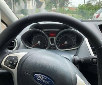 Ford Fiesta   2013 - Bán Ford Fiesta năm 2013, màu bạc còn mới