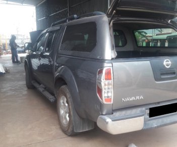 Nissan Navara 2015 - Cần bán xe Nissan Navara 2015 số tự động màu xám máy dầu 2 cầu, odo 42.000 km