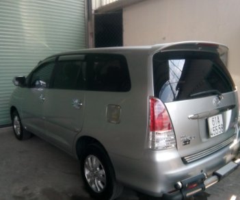 Toyota Innova V 2010 - Bán xe Toyota Innova V năm 2010, màu bạc 