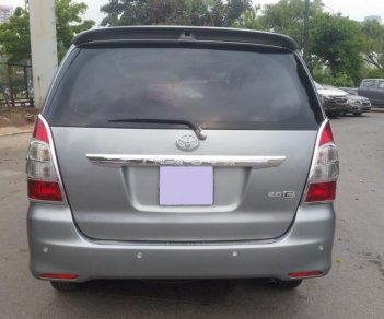 Toyota Innova 2.0E 2012 - Bán Toyota Innova 2.0E đời 2012, màu ghi