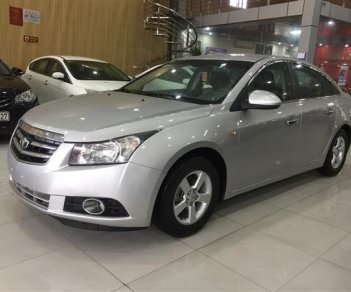 Daewoo Lacetti 2010 - Cần bán xe Daewoo Lacetti đời 2010, màu bạc, nhập khẩu, chính hãng giá cạnh tranh