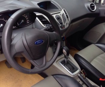 Ford Fiesta 2015 - Cần bán gấp Ford Fiesta đời 2015, màu trắng, chính chủ