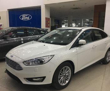 Ford Focus 2018 - Bán Ford Focus 2018, hỗ trợ trả góp lên tới 90%, chỉ cần 100tr nhận xe ngay. Hỗ trợ giảm giá lên tới 70tr đồng