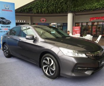 Honda Accord 2.4S 2017 - Honda Giải phóng bán Honda Accord 2.4 2017, màu xám, nhập khẩu nguyên chiếc Thailand - LH 0903273696