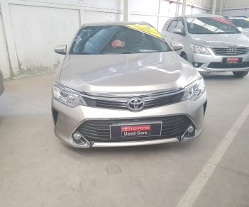 Toyota Camry 2.5Q 2015 - Bán xe gia đình số tự động Camry 2.5Q 2015, odo 22800 km