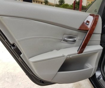 BMW 5 Series 525i 2005 - Cần bán BMW 5 Series 525i năm 2005, màu đen, nhập khẩu nguyên chiếc