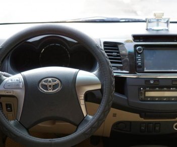 Toyota Fortuner V 2014 - Bán xe Toyota Fortuner V màu ghi 2014 tự động