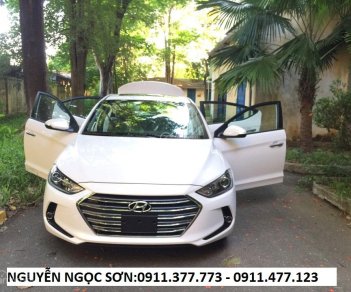 Hyundai Elantra  1.6 MT 2017 - "Siêu giảm" Bán xe Hyundai Elantra Đà Nẵng, giá 549 triệu trả góp 90% xe, LH Ngọc Sơn: 0911.377.773