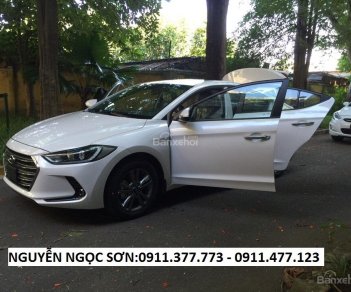 Hyundai Elantra  1.6 MT 2017 - "Siêu giảm" Bán xe Hyundai Elantra Đà Nẵng, giá 549 triệu trả góp 90% xe, LH Ngọc Sơn: 0911.377.773