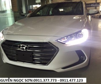 Hyundai Elantra  1.6 MT 2017 - "Siêu giảm" Bán xe Hyundai Elantra Đà Nẵng, giá 549 triệu trả góp 90% xe, LH Ngọc Sơn: 0911.377.773