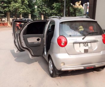 Chevrolet Spark LT 2009 - Cần bán xe Chevrolet Spark LT đời 2009, màu bạc. Xe 5 chỗ biển Hà Nội tên chính chủ