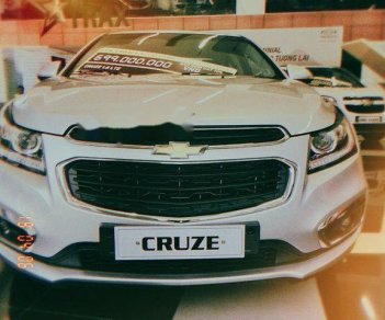 Chevrolet Cruze  1.8LTZ  2018 - Bán Chevrolet Cruze 1.8LTZ đời 2018, màu bạc số tự động, giá 699tr