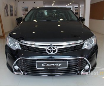 Toyota Camry 2.0 E 2017 - Bán Toyota Camry 2.0 E 2018, màu đen, 957 triệu