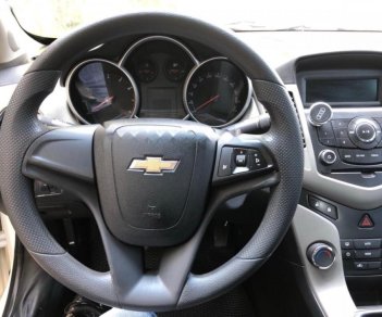 Chevrolet Cruze  LS 2014 - Bán Chevrolet Cruze sản xuất 2014, màu trắng