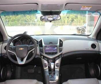 Chevrolet Cruze  1.8 LTZ  2017 - Bán xe Chevrolet Cruze 1.8 LTZ đời 2017, màu đỏ chính chủ, giá 569tr