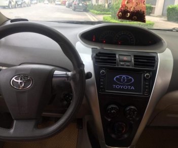 Toyota Vios 1.5E 2010 - Bán Toyota Vios 1.5E đời 2010, màu bạc số sàn, 318tr