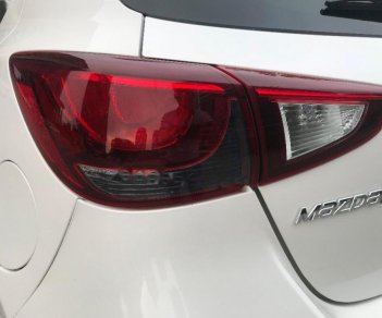 Mazda 2 1.5 AT 2015 - Bán Mazda 2 1.5 năm 2015, màu trắng, xe nhập