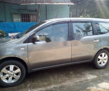 Nissan Grand livina 2011 - Bán xe Nissan Grand livina sản xuất năm 2011, màu bạc, giá tốt