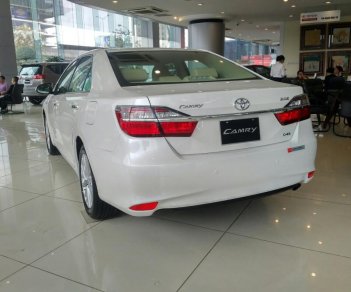 Toyota Camry 2.0E 2018 - Bán Toyota Camry 2.0E trắng 2018 - Giá tốt, khuyến mãi lớn - Bảo hành chính hãng 3 năm/ Hotline: 0898.16.8118