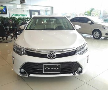 Toyota Camry 2.0E 2018 - Bán Toyota Camry 2.0E trắng 2018 - Giá tốt, khuyến mãi lớn - Bảo hành chính hãng 3 năm/ Hotline: 0898.16.8118