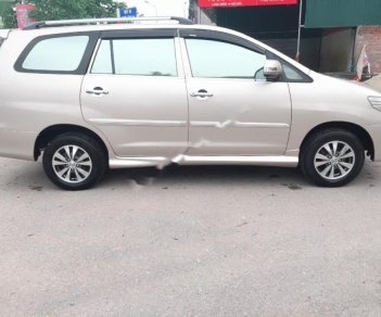 Toyota Innova 2.0E 2015 - Bán xe Toyota Innova E sản xuất 2015, màu bạc như mới