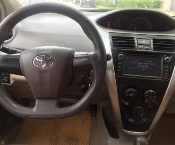 Toyota Vios E 2013 - Cần bán gấp Toyota Vios E sản xuất 2013, màu bạc