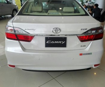 Toyota Camry 2.0E 2018 - Bán Toyota Camry 2.0E trắng 2018 - Giá tốt, khuyến mãi lớn - Bảo hành chính hãng 3 năm/ Hotline: 0898.16.8118