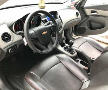 Chevrolet Cruze 1.6 MT 2016 - Bán Chevrolet Cruze 1.6 MT năm sản xuất 2016, màu trắng  