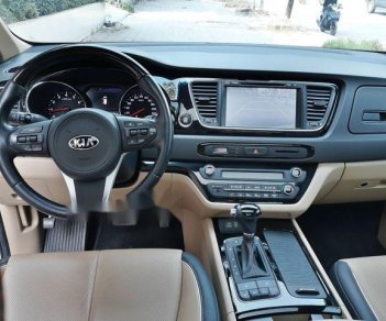 Kia Sedona 2017 - Bán Kia Sedona đời 2017, màu bạc