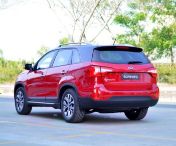 Kia Sorento GAT 2018 - Bán Kia Sorento tự động 2018, vay 90%_ galang mới + Ốp bô đôi + hỗ trợ tốt nhất