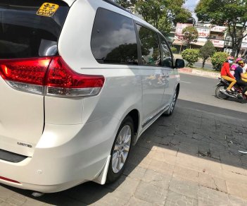 Toyota Sienna 2013 - Bán ô tô Toyota Sienna đời 2013, màu trắng, nhập khẩu nguyên chiếc