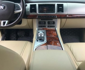 Jaguar XF Premium Luxury 3.0 AT 2015 - Cần bán gấp Jaguar XF Premium Luxury 3.0 AT 2015, màu đen, nhập khẩu nguyên chiếc  