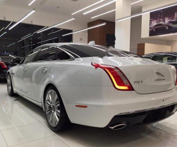 Jaguar XJ Series L 3.0 Portfolio 2017 - Bán Jaguar XJ series L 3.0 Portfolio đời 2017, màu trắng, nhập khẩu