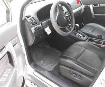 Chevrolet Captiva Revv 2.4 2016 - Bán Chevrolet Captiva Revv 2.4 2016, xe lướt, màu trắng, biển TP, giá TL, hỗ trợ trả góp