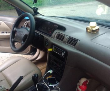 Toyota Camry GLI 1998 - Bán xe Toyota Camry GLI đời 1998, màu xanh lục, 250tr